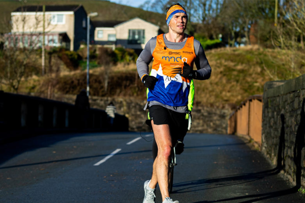 Kevin Sinfield running