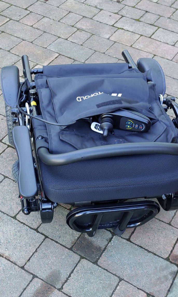 Black Autofold Chair