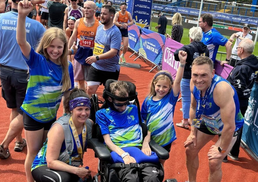The Burrow family with Kevin Sinfield at the Rob Burrow Leeds Marathon 2024