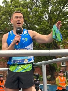 Kevin Sinfield at Rob Burrow Leeds Marathon