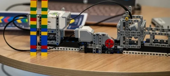 Lego gene sequencer